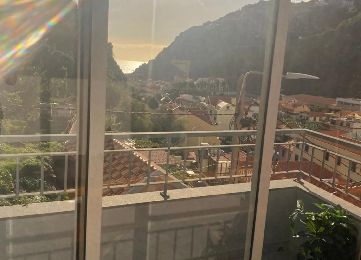 Lovely Newly Refurbished, 1 Bedroom Top Floor Apartment With Sea Views, Fast Wi-Fi Cable Tv And Netflix Ribeira Brava