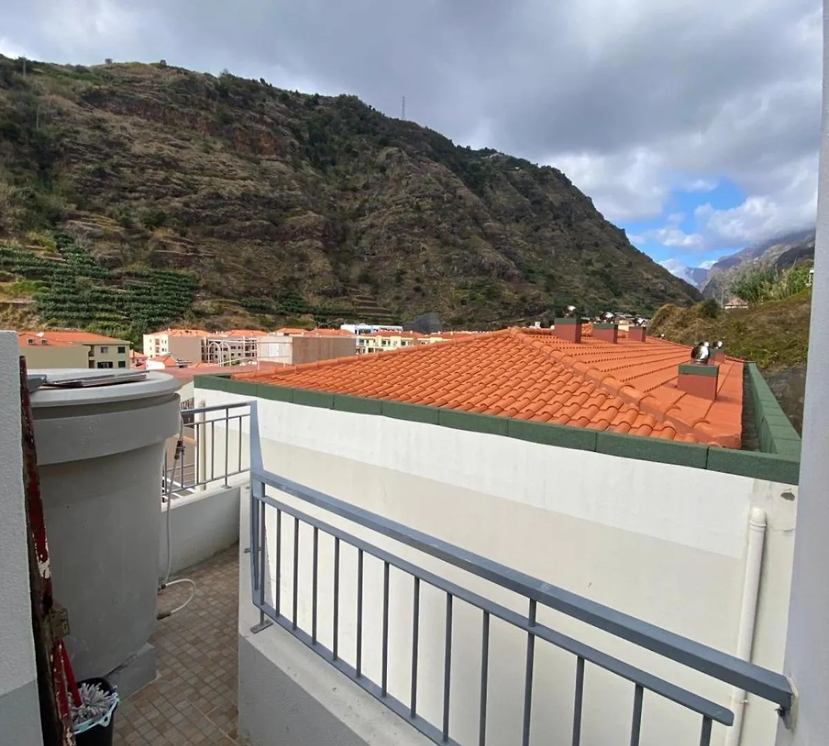 Lovely Newly Refurbished, 1 Bedroom Top Floor Apartment With Sea Views, Fast Wi-Fi Cable Tv And Netflix Ribeira Brava